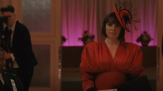 Hervé Léger Mini-robe froncée en nylon portée par Katricia (Julie Ann Emery) vue dans Elsbeth (S01E03)