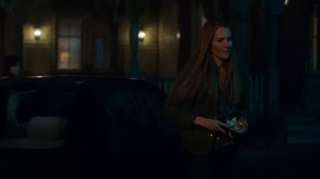 Veste de campagne matelassée verte Downtown Jacket pour femme J.Crew portée par Nina Locke (Darby Stanchfield) comme on le voit dans Locke & Key (S03E01)