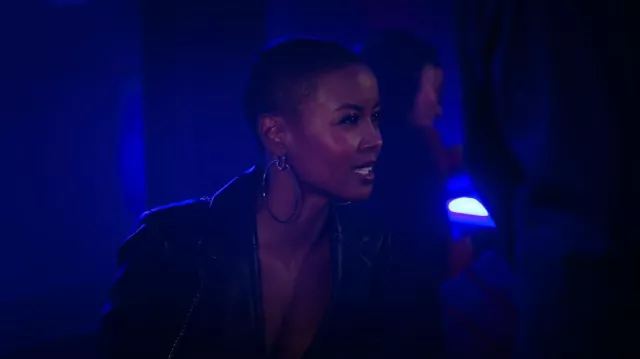 Simone I. Smith Sister Love Diamond Cut Princess Hoops Double XL worn by Ella (Andrea Bordeaux) as seen in Run the World (S01E01)