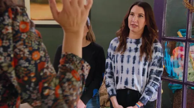 Roan + Ryan Isabella Rib Mix Pullover porté par Clea Shearer comme on le voit dans Get Organized with The Home Edit (S02E05)