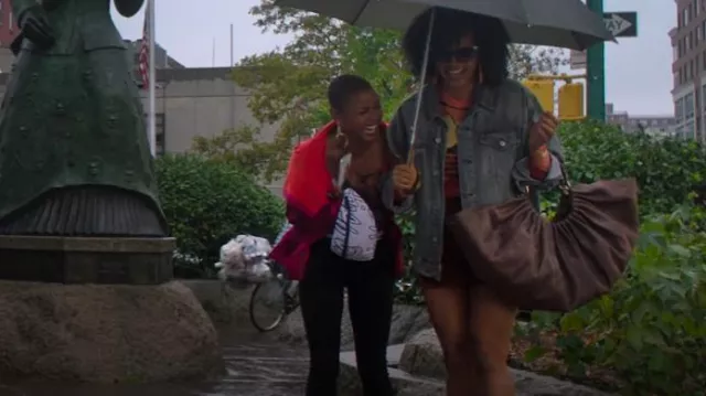House of Field Belt Bag worn by Ella (Andrea Bordeaux) as seen in Run the World (S01E02)