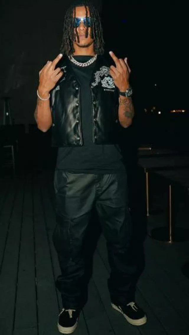 Montre Richard Mille en titane et noir 'RM 11-02' portée par Skilla Baby sur le compte Instagram @_skillababy