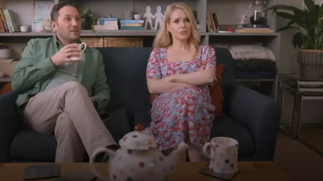 Emma Bridgewater Polka Dot 4 Mug Teapot used by Lucy (Lucy Beaumont) as seen in Meet the Richardsons (S05E01)