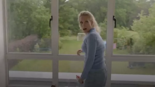 Asos Design Petite Open Collar Rib Sweater in Blue worn by Lucy (Lucy Beaumont) as seen in Meet the Richardsons (S05E01)