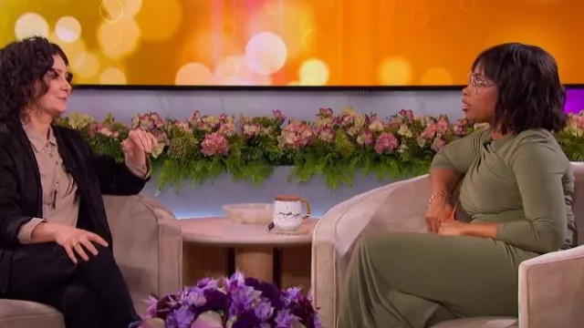Norma Kamali Diana Shirred Jersey Knee-Length Dress worn by Jennifer Hudson as seen in The Jennifer Hudson Show on April 9, 2024