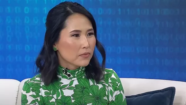 Kate Spade Petites boucles d’oreilles carrées portées par Vicky Nguyen comme on le voit dans Aujourd’hui le 11 avril 2024