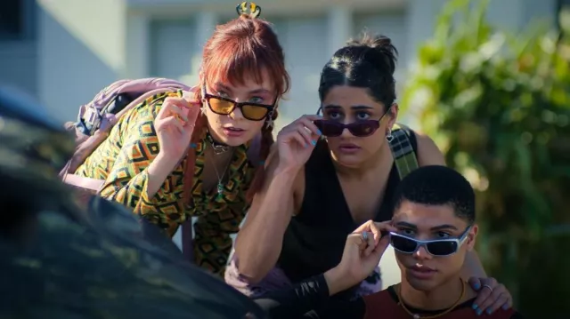 Saint Laurent Sl 462 Sulpice D Frame Sunglasses worn by Quinni Gallagher-Jones (Chloé Hayden) as seen in Heartbreak High (S02E01)
