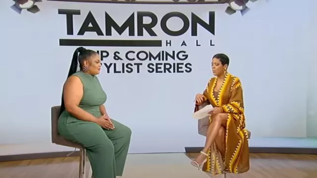 Sandalia de cuero con tacón de cadena de Tom Ford usada por Tamron Hall como se ve en Tamron Hall Show el 12 de abril de 2024