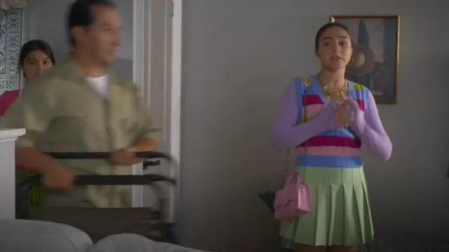 Sunday Best Pleated Olive mini Skirt worn by Leanna Timmons (Ana Araujo) as seen in I Woke Up a Vampire (S02E03)