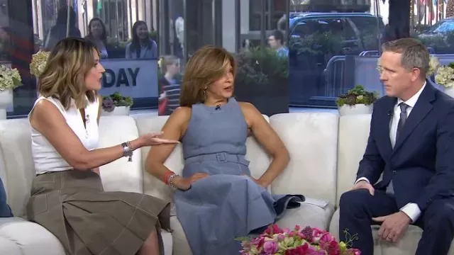 Tory Burch Poplin Pleated Skirt worn by Savannah Guthrie as seen in Today on  April 16, 2024