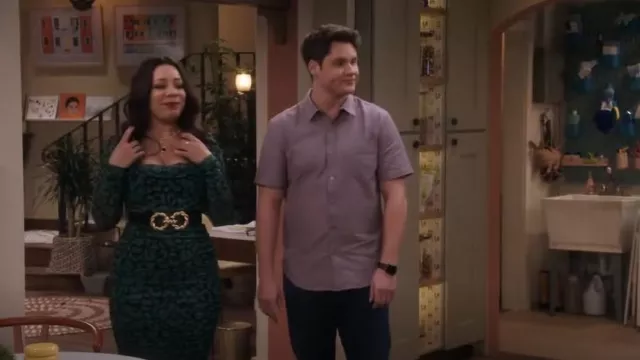 Levi's classic Pocket SHirt worn by Quinten (Matt Shively) as seen in Lopez vs Lopez (S02E06)