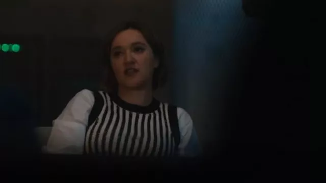 Débardeur Moma de la French Connection porté par l’agent spécial Hana Gibson (Keisha Castle-Hughes) dans FBI : Most Wanted (S05E09)