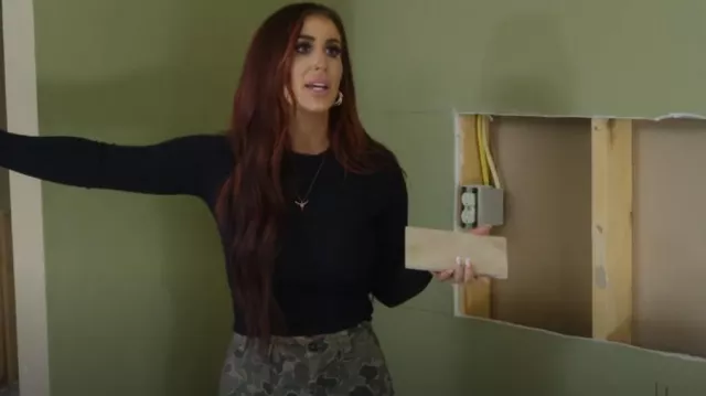 Abercrombie Essential Long-Sleeve Tuckable Baby Tee worn by Chelsea Houska as seen in Down Home Fab (S02E04)