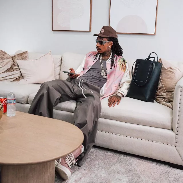Baskets Rick Owens Dusty Pink 'Geobasket' portées par Wiz Khalifa sur le compte Instagram @wizkhalifa