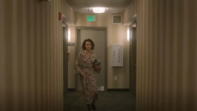 Hanro Floral Knee Length Robe worn by Grace Gordon Greene (Carla Gugino) as seen in The Girls on the Bus (S01E07)