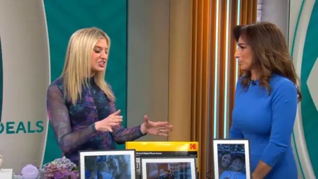 Robe mi-longue en maille French Connection Toni Gabriella portée par Ashley Bellman dans CBS Saturday Morning le 21 avril 2024