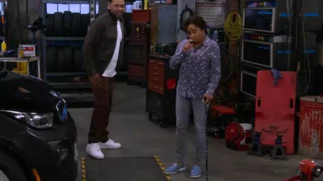 Vionic Kensley Slip On Loafer worn by Lucretia Turner (Wanda Sykes) as seen in The Upshaws (S05E02)