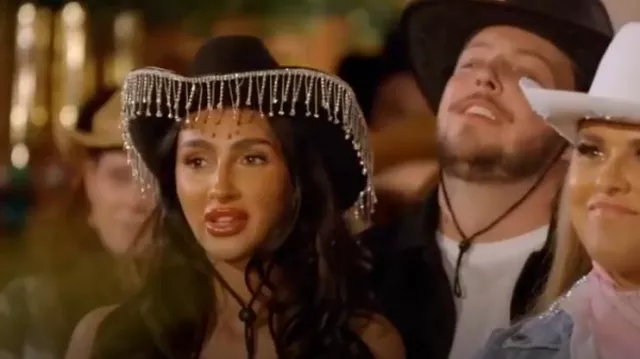 Boohoo Black Dia­mante Tas­sel Trim Cowboy Hat worn by Jodie Wells as seen in The Only Way Is Essex (S33E05)
