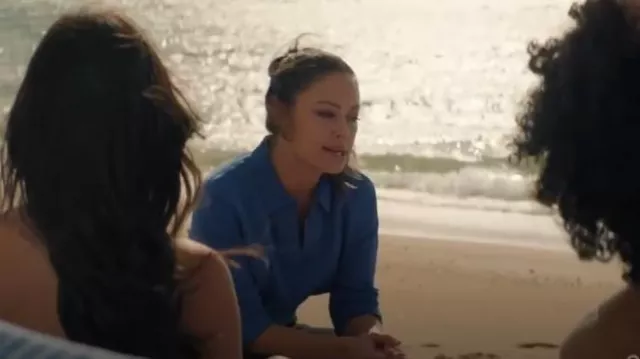 Camisa ajustada clásica de Theory usada por Jane Tennant (Vanessa Minnillo) como se ve en NCIS: Hawai'i (S03E08)