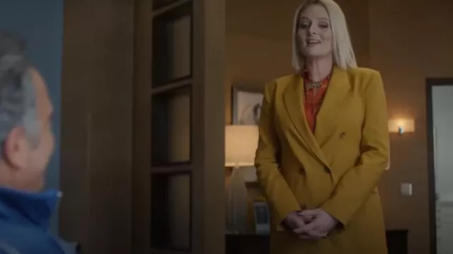 Argent Mustard Double Breasted Blazer worn by Lexi (Lauren Ash) as seen in Not Dead Yet (S02E10)