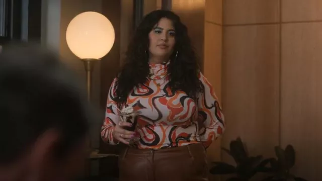 Uniqlo Marni Sweater worn by Lola Rahaii (Natasha Behnam) as seen in The Girls on the Bus (S01E08)
