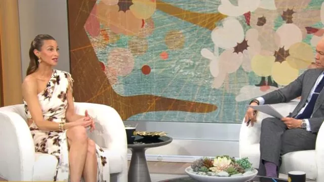 Vestido Bec + Bridge Pauline usado por Whitney Port como se ve en CBS Mornings el 26 de abril de 2024