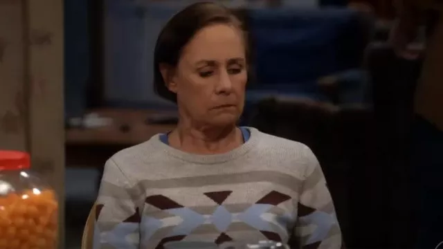 Suéter Pendleton Heritage Merino usado por Jackie Harris (Laurie Metcalf) como se ve en The Conners (T06E09)