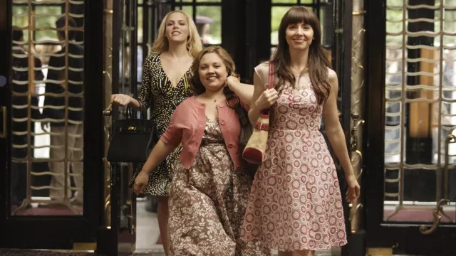 Brown Birds and Floral Print Midi Dress worn by Hilary (Emily Nelson) in Made of Honor