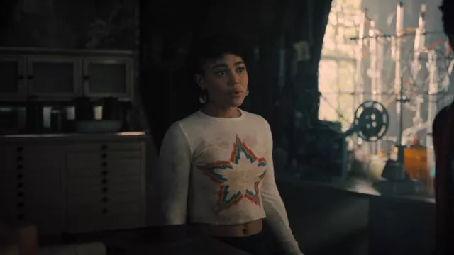 Lauren Moshi Mckinley Raimbow Lightning Star portée par Mallory Grace (Mychala Faith Lee) dans Les Chroniques de Spiderwick (S01E06)