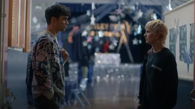 Amyl and the Sniffers Graphic Tee worn by Harper McLean (Asher Yasbincek) as seen in Heartbreak High (S02E08)