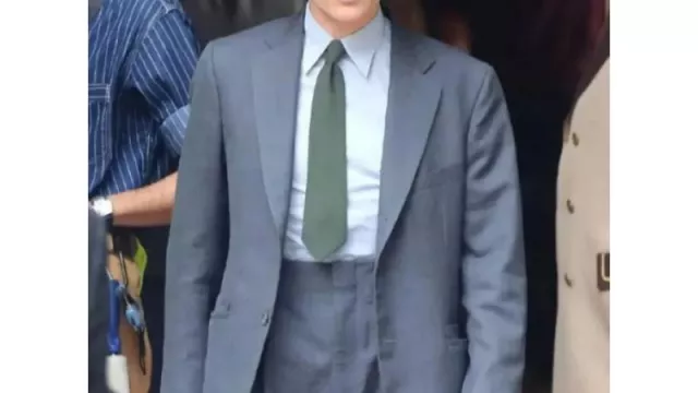 Costume gris en tissu pour homme de J. Robert Oppenheimer (Cillian Murphy) à Oppenheimer
