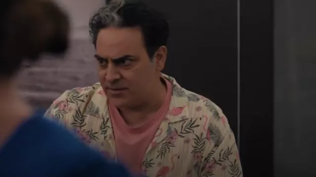 Chemise Benson Viscose Rosseau portée par Ernie Malik (Jason Antoon) comme on le voit dans NCIS : Hawai’i (S03E09)
