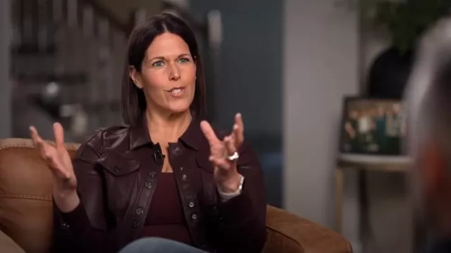 Shacket de mezclilla recubierto del mercado negro de la Casa Blanca usado por Dana Jacobson como se ve en CBS Mornings el 28 de abril de 2024