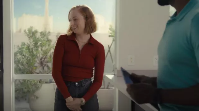 Reiss Mili­na Top worn by Ava (Hannah Einbinder) as seen in Hacks (S02E08)
