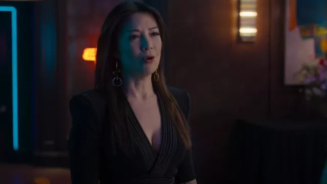 Vestidos de la serie de televisión Hacks: Janet lleva un vestido cruzado de Zhivago para interpretar a Janet en la temporada 2, episodio 8 del programa de HBO
