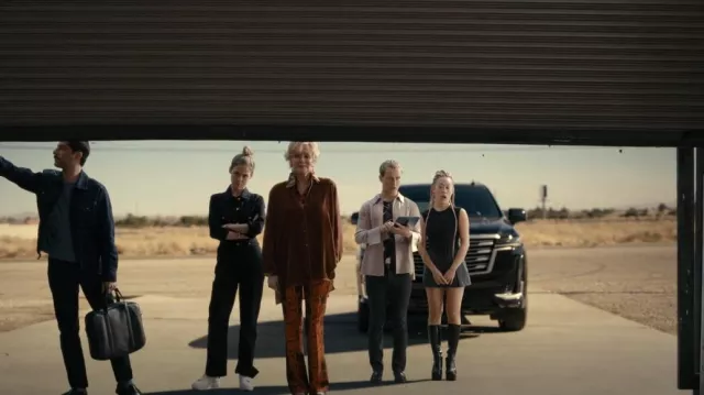 Débardeur Dion Lee porté par Kiki (Poppy Liu) comme on le voit dans Hacks (S03E01)