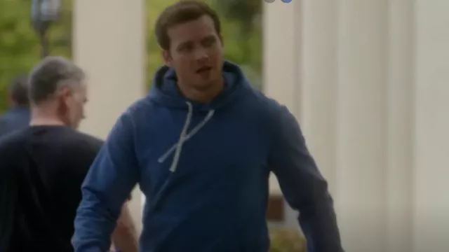 Sweat à capuche Terry Champion en titre porté par Evan 'Buck' Buckley (Oliver Stark) tel qu’on le voit dans 9-1-1 (S07E06)