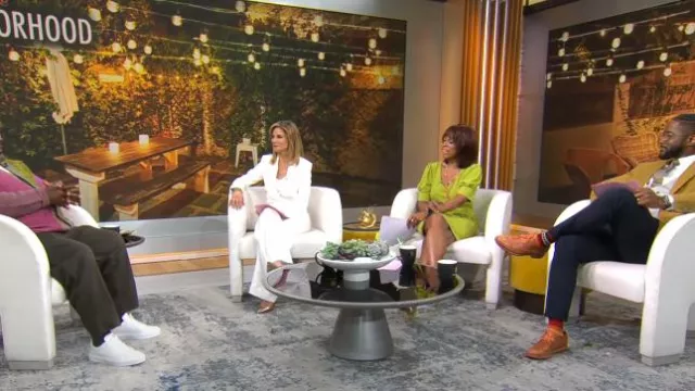 Blazer de L'Agence Kenzie en blanco usado por Natalie Morales como se ve en CBS Mornings el 6 de mayo de 2024