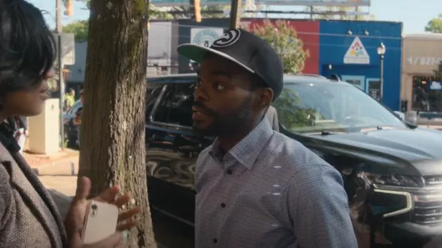 New Era Hawks Active Visor 59FIFTY Casquette ajustée portée par Roger White (Aml Ameen) comme on le voit dans A Man in Full (S01E02)