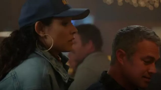 Good American Truck­er Jack­et worn by Stella Kidd (Miranda Rae Mayo) as seen in Chicago Fire (S12E10)