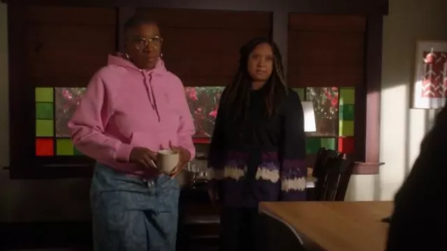 Scotch & Soda Pa­ja­ma Pants worn by Karen Wilson (Tracie Thoms) as seen in 9-1-1 (S07E07)