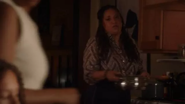 Veronica Beard Calisto Blouse portée par Karen Wilson (Tracie Thoms) comme on le voit dans 9-1-1 (S07E07)