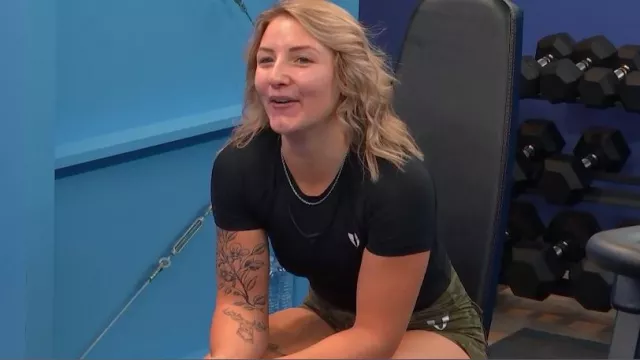 Firm Abs Cargo Short Shorts worn by Autumn Ann Nielsen as seen in The Circle (S06E09)