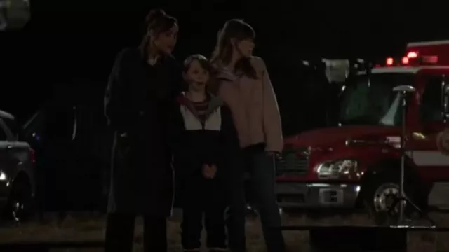 Burberry's Trench Coat worn by Nikki Batista (Dania Ramirez) as seen in Alert: Missing Persons Unit (S02E09)
