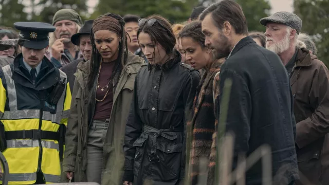 Karen Millen Trench Coat jacket worn by Dove (Siobhán Cullen) as seen in Bodkin TV series (Season 1)