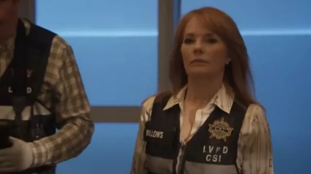 L'agence Tyler Silk Blouse worn by Catherine Willows (Marg Helgenberger) as seen in CSI: Vegas (S03E07)
