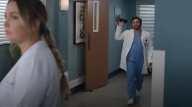 Kizik Men's Athens worn by Levi Schmitt (Jake Borelli) as seen in Grey's Anatomy (S20E08)