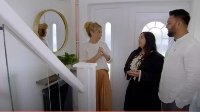Mango Pleat­ed Mi­di Skirt worn by Stacey Solomon as seen in Stacey Solomon's Renovation Rescue (S01E05)