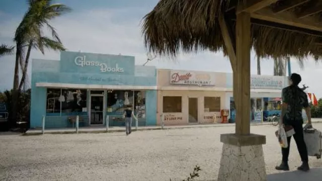 A shop on Boulevar de Juan Dolio in Dominican Republic as Glass Books shop of Charlie (Hannah Love Lanier) and her father in Road House movie locations