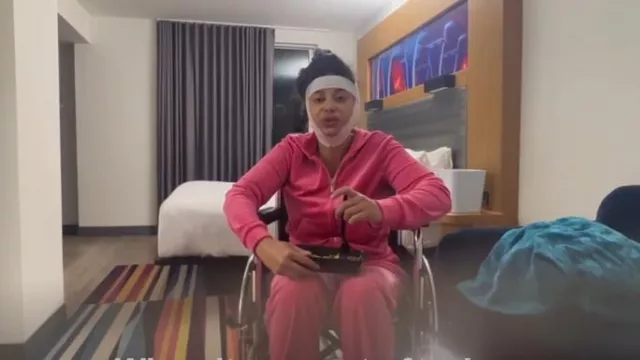 Sudadera con capucha de terciopelo Juicy Couture Og Big Bling para mujer usada por Loren como se ve en 90 Day Fiancé: Happily Ever After? (S08E10)